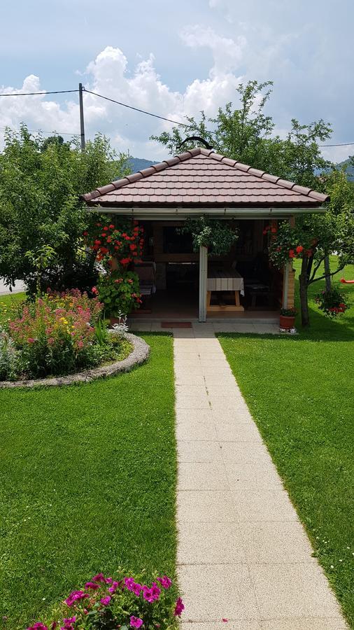 Guest House Adrijana Seliste Dreznicko Exteriör bild